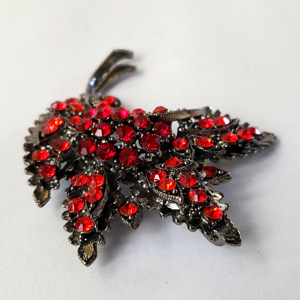 Vintage NWOT AMAZING BROOCH  (only a bundle of 3 or more) - Picture 4 of 7